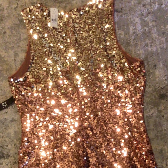 Dress - Picture 2 of 4